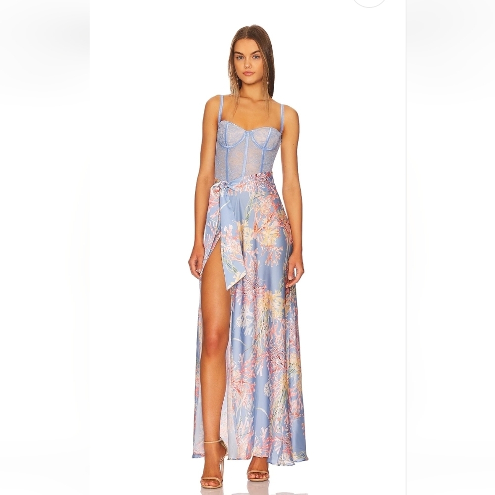 Katie May Shannon Gown in Underwater Coral Size Medium - May Fit as Small